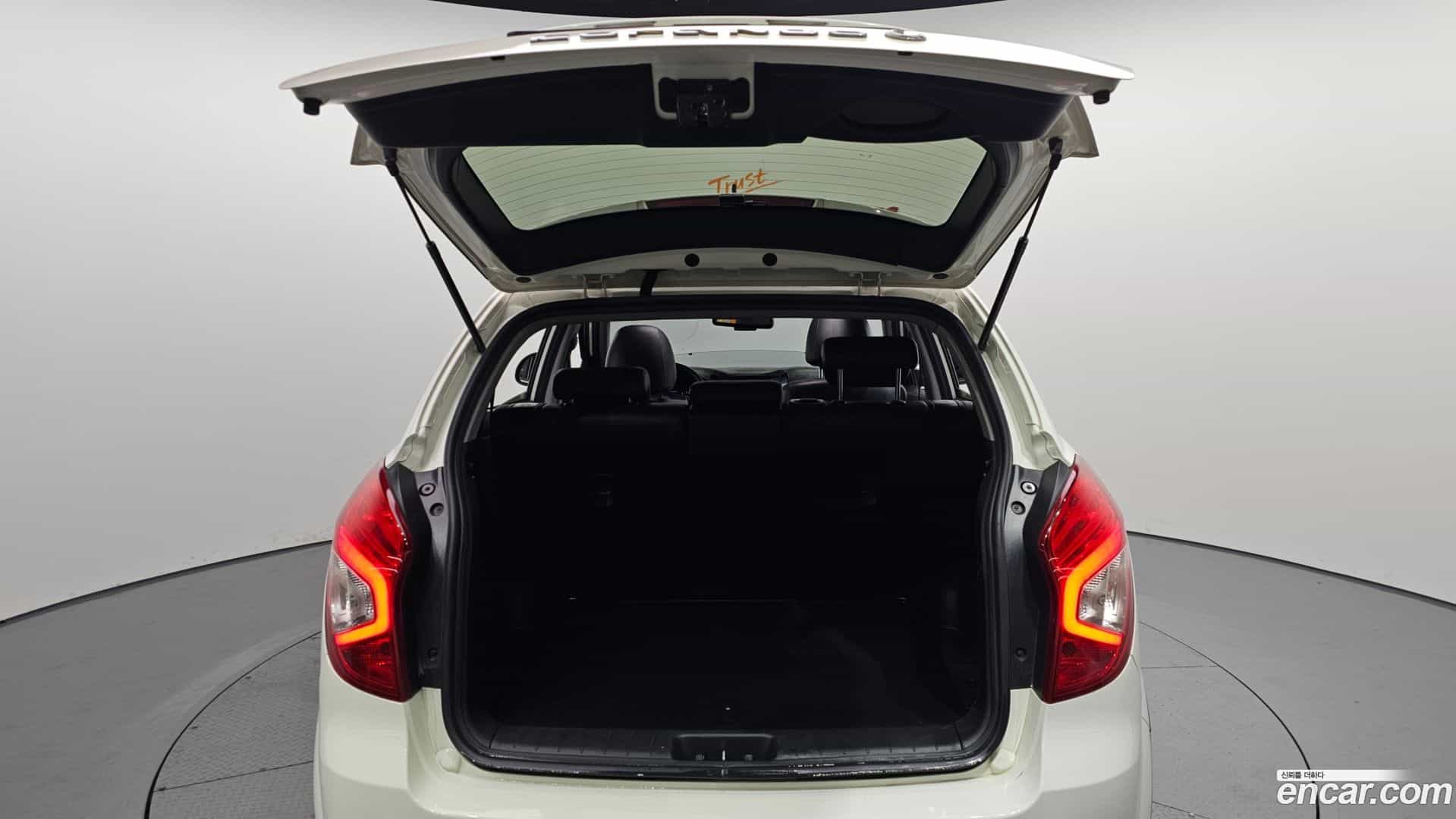 KORANDO KG_Mobility_Ssangyong 2014.9-OPTION-024