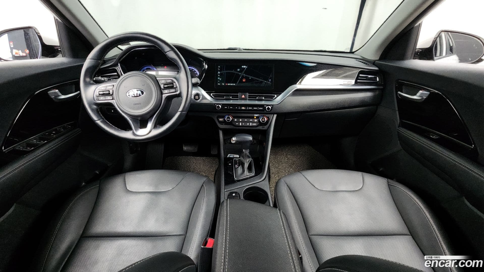 Main__Slider__Photo:Niro Kia 2019.11-6