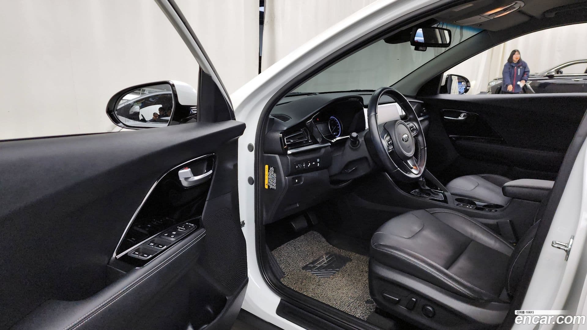 Main__Slider__Photo:Niro Kia 2019.11-9