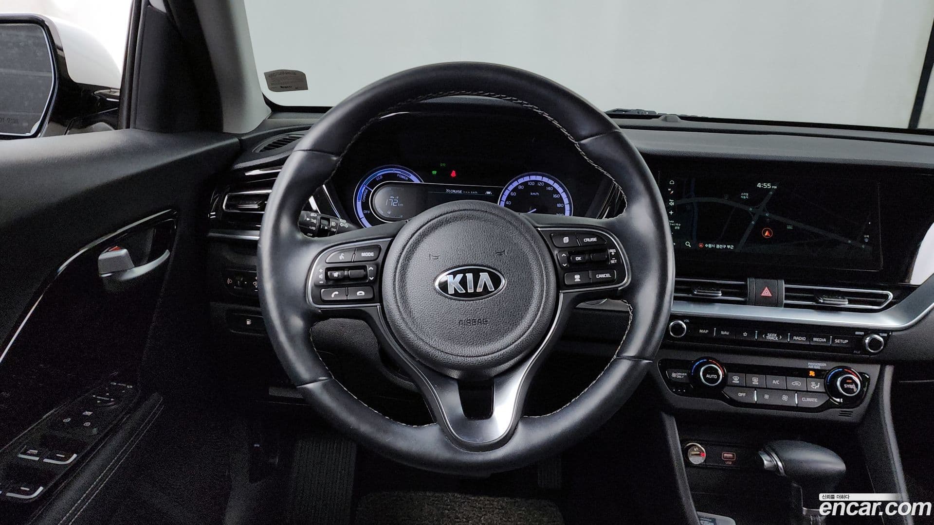Main__Slider__Photo:Niro Kia 2019.11-12