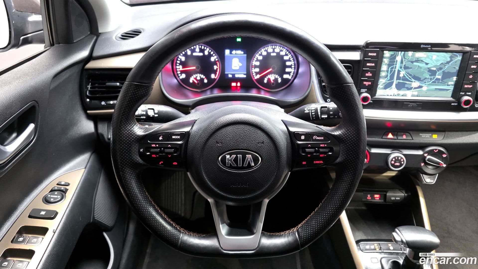 Main__Slider__Photo:Stonic Kia 2018.10-12