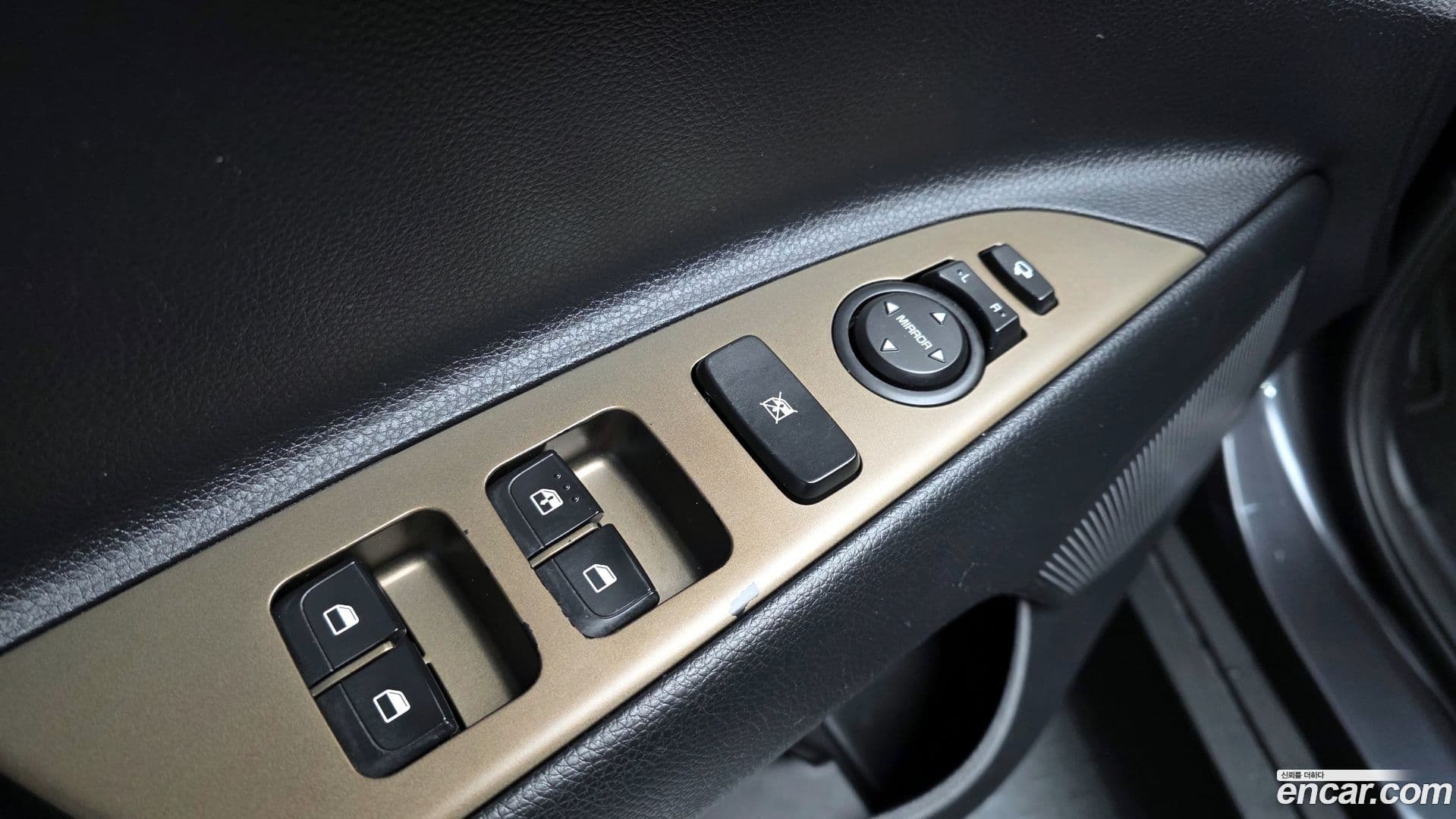 Main__Slider__Photo:Stonic Kia 2018.10-13