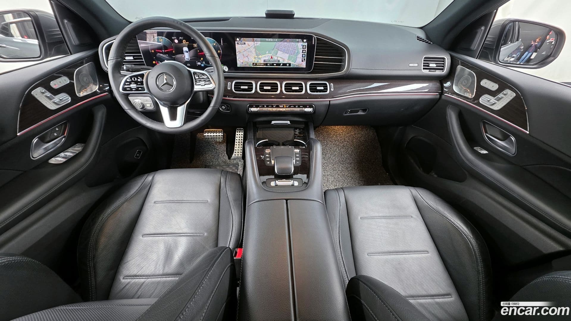 Main__Slider__Photo:GLE-Class Mercedes-Benz 2021.7-6