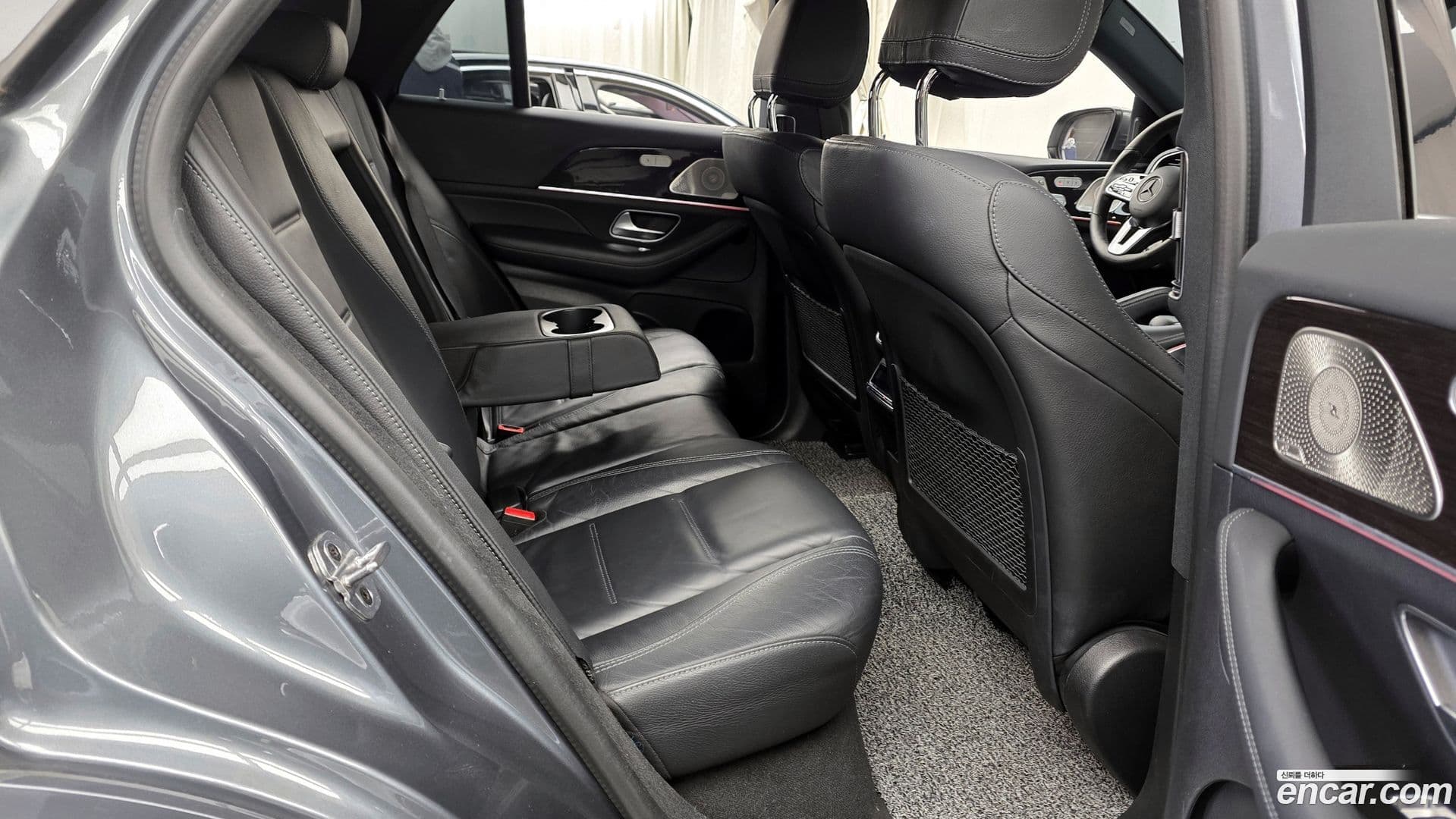 Main__Slider__Photo:GLE-Class Mercedes-Benz 2021.7-11