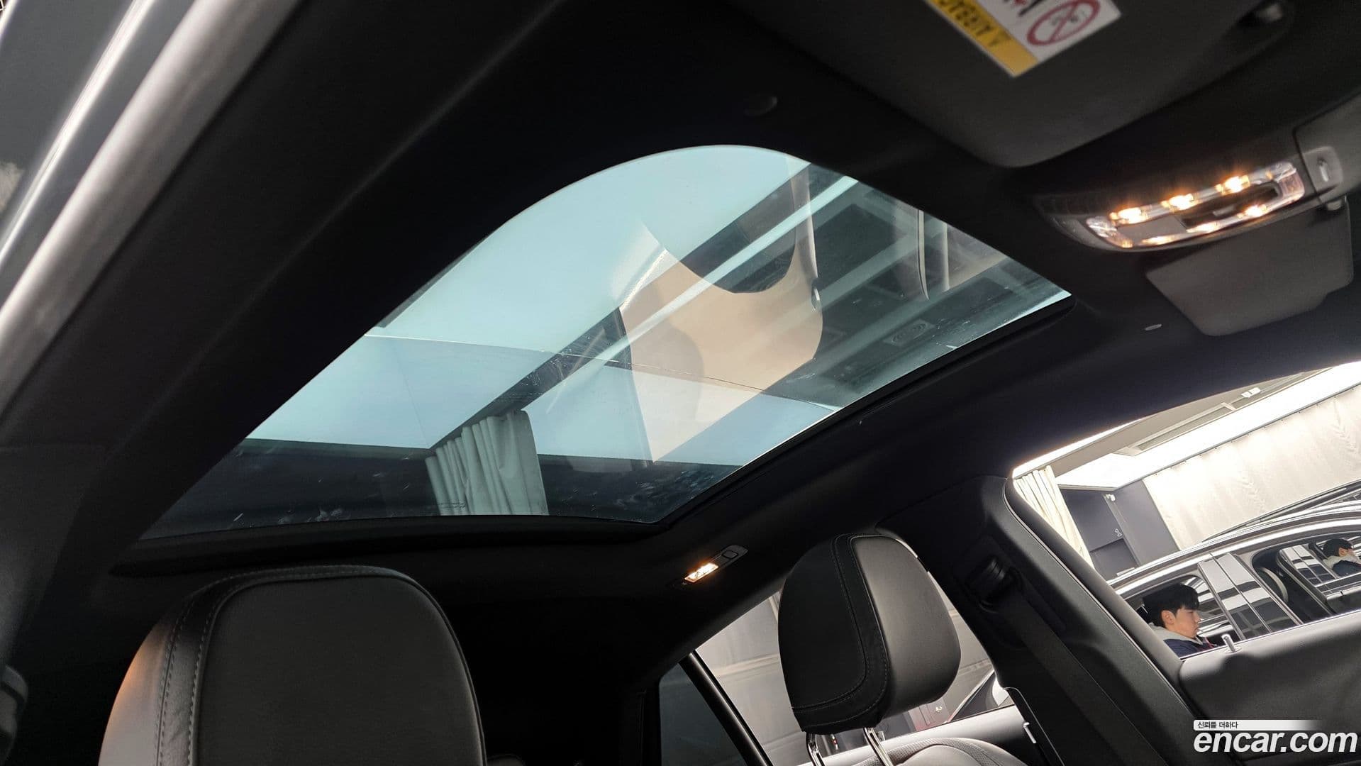 Main__Slider__Photo:GLE-Class Mercedes-Benz 2021.7-16