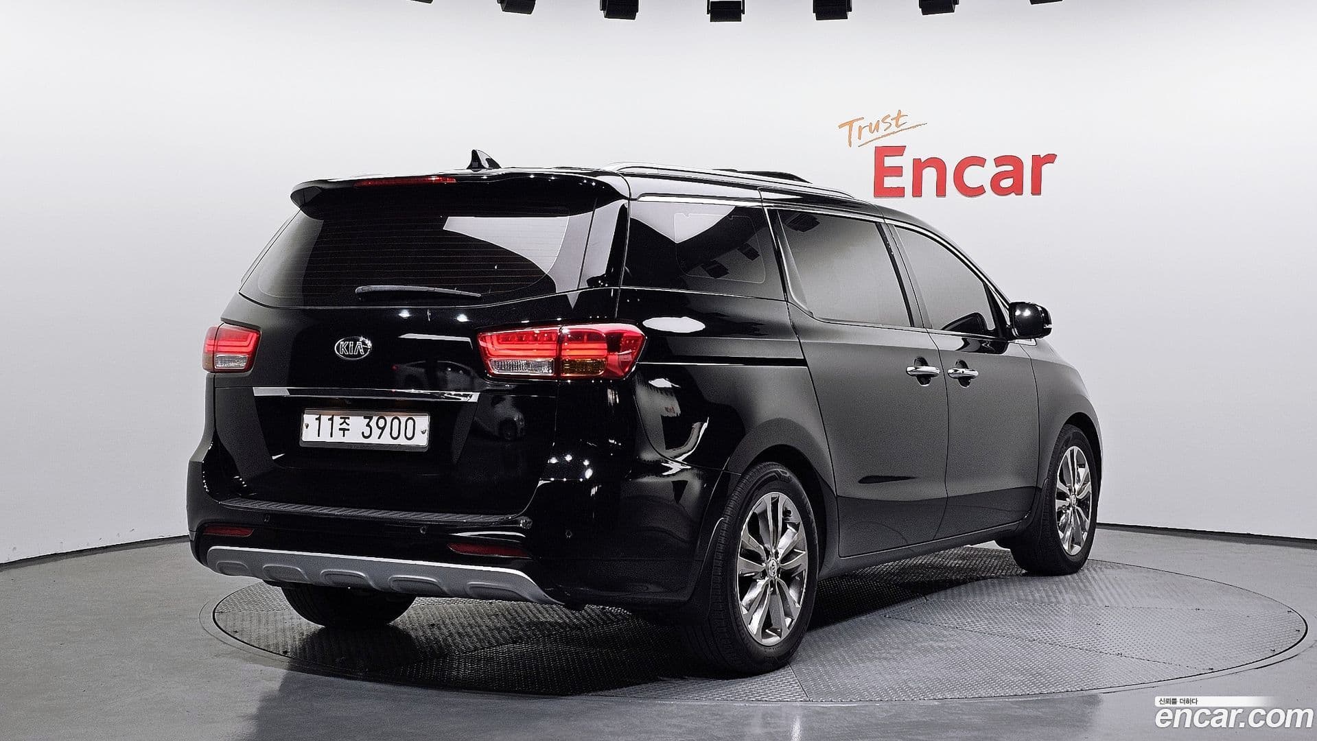 Main__Slider__Photo:Canival Kia 2015.6-1