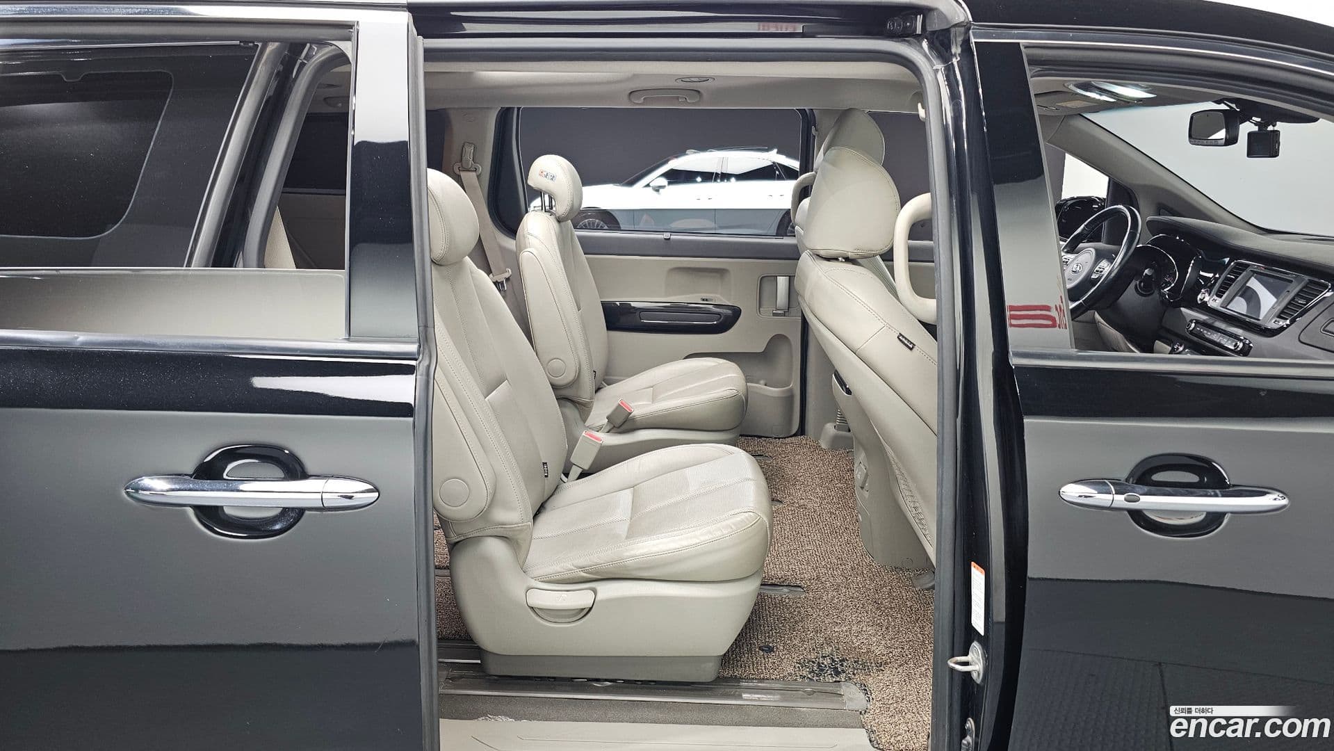 Main__Slider__Photo:Canival Kia 2015.6-11