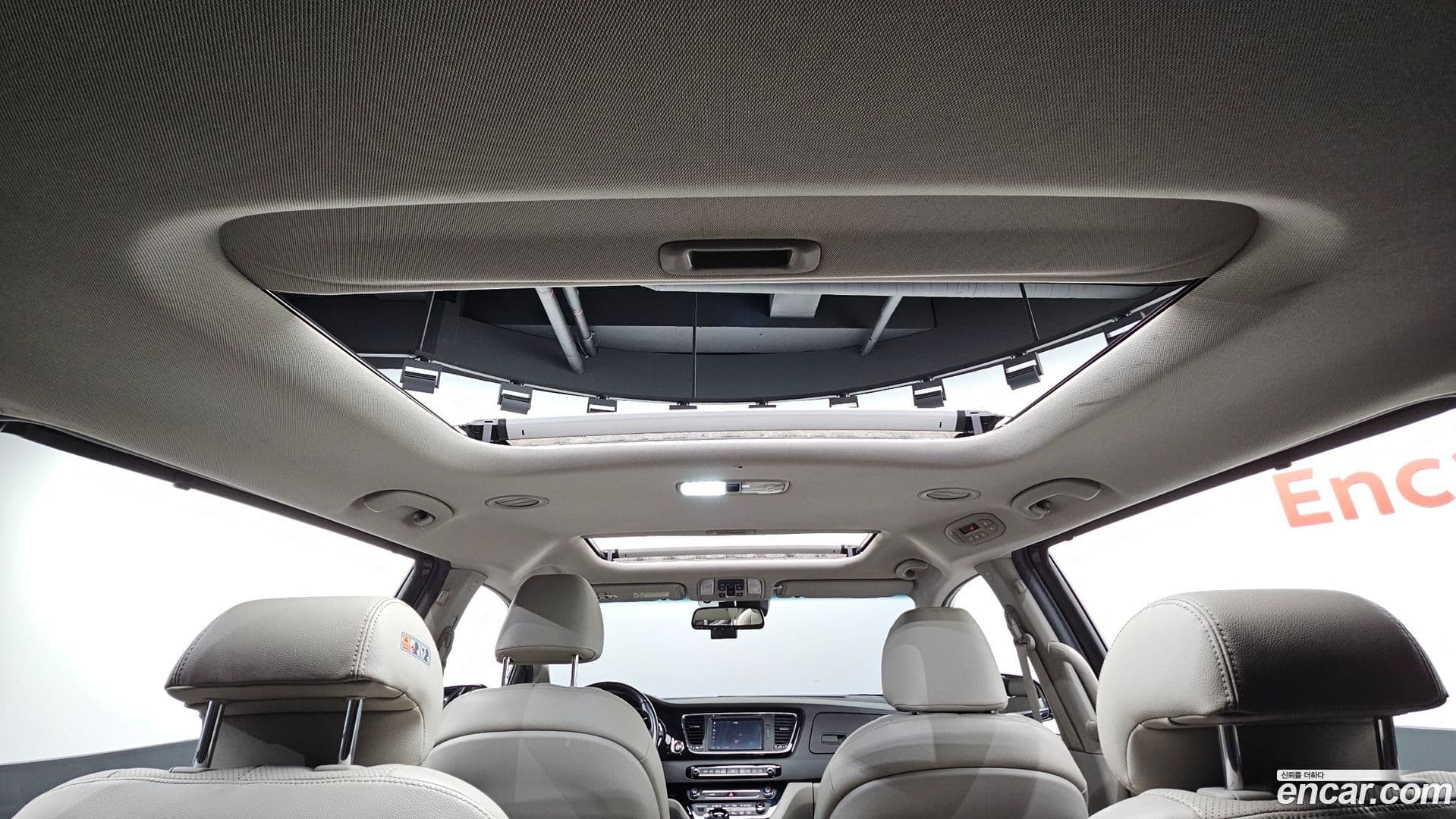 Main__Slider__Photo:Canival Kia 2015.6-17