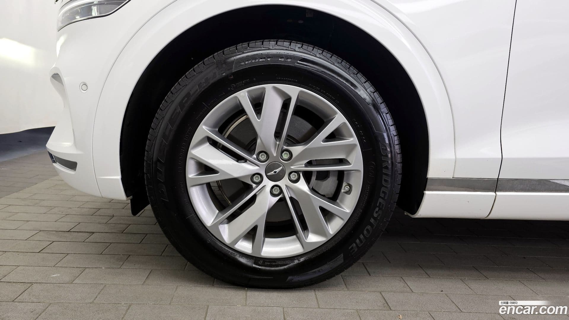 Main__Slider__Photo:GV70 Genesis 2023.9-4