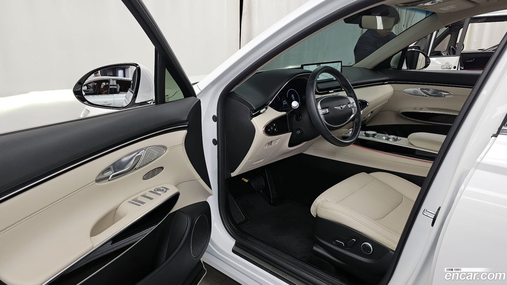 Main__Slider__Photo:GV70 Genesis 2023.9-9