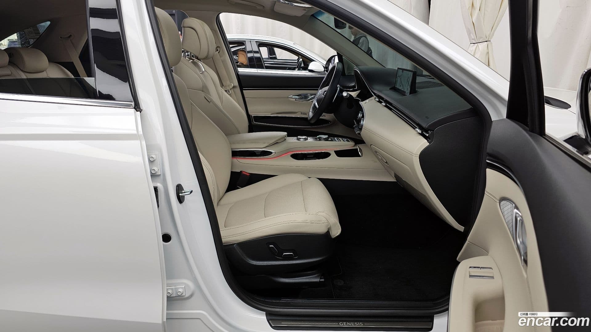 Main__Slider__Photo:GV70 Genesis 2023.9-10