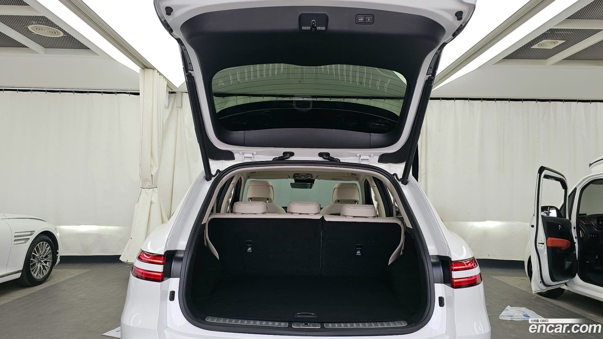 Main__Slider__Photo:GV70 Genesis 2023.9-19