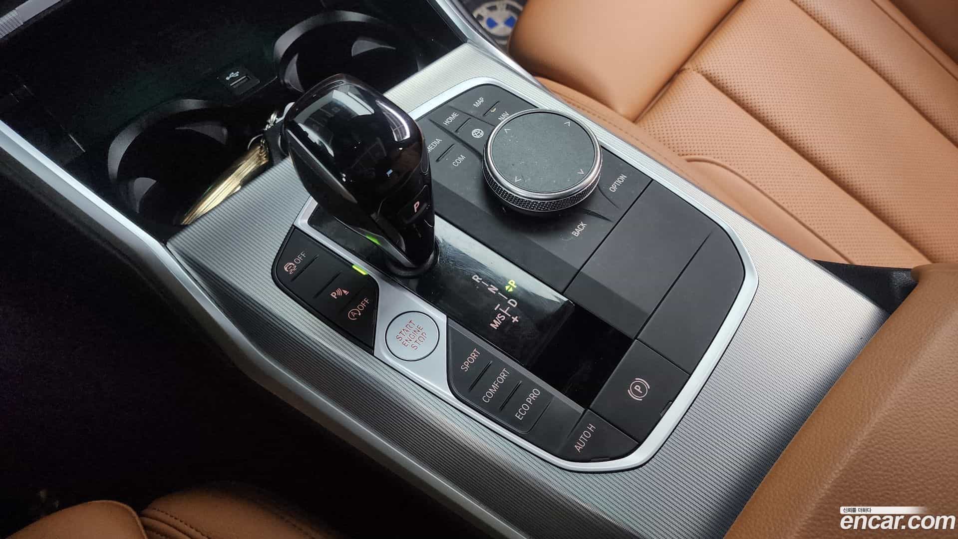 3-Series BMW 2022.5-INNER-009