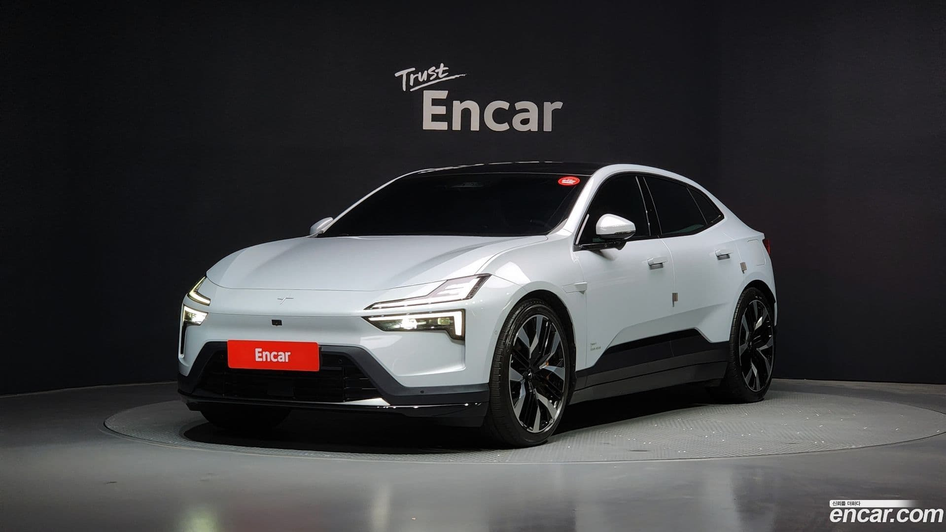 Main__Slider__Photo:Polestar 4 Polestar 2025.2-0