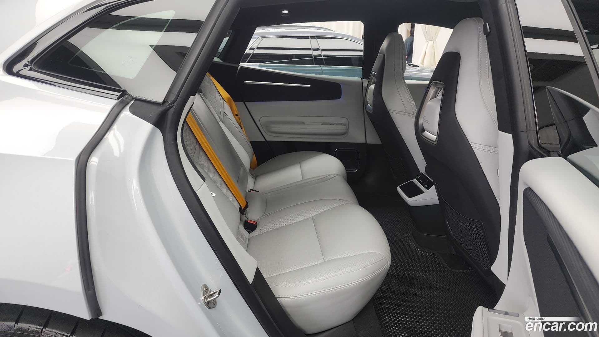 Main__Slider__Photo:Polestar 4 Polestar 2025.2-11