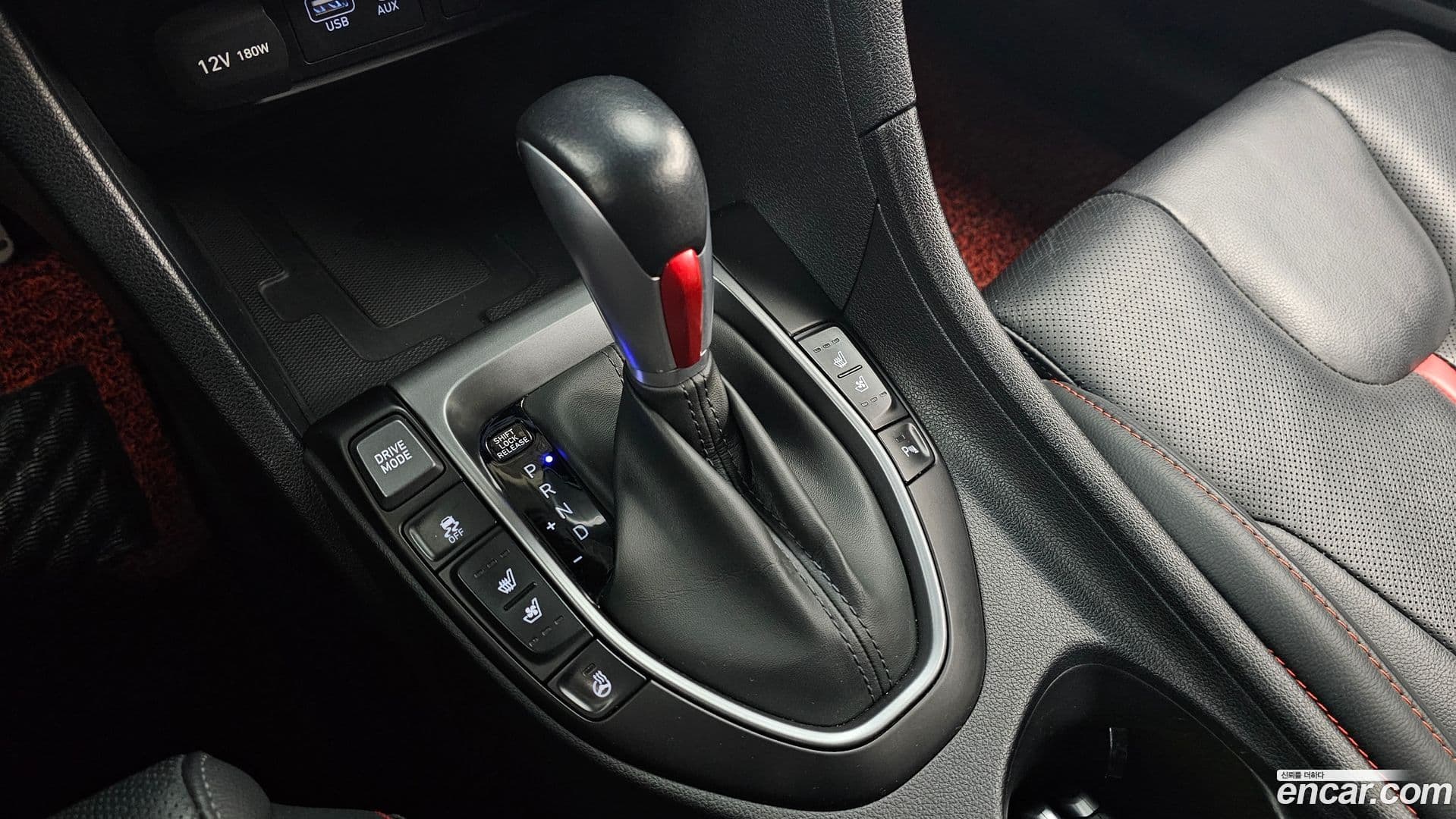 Main__Slider__Photo:Veloster Hyundai 2018.3-8