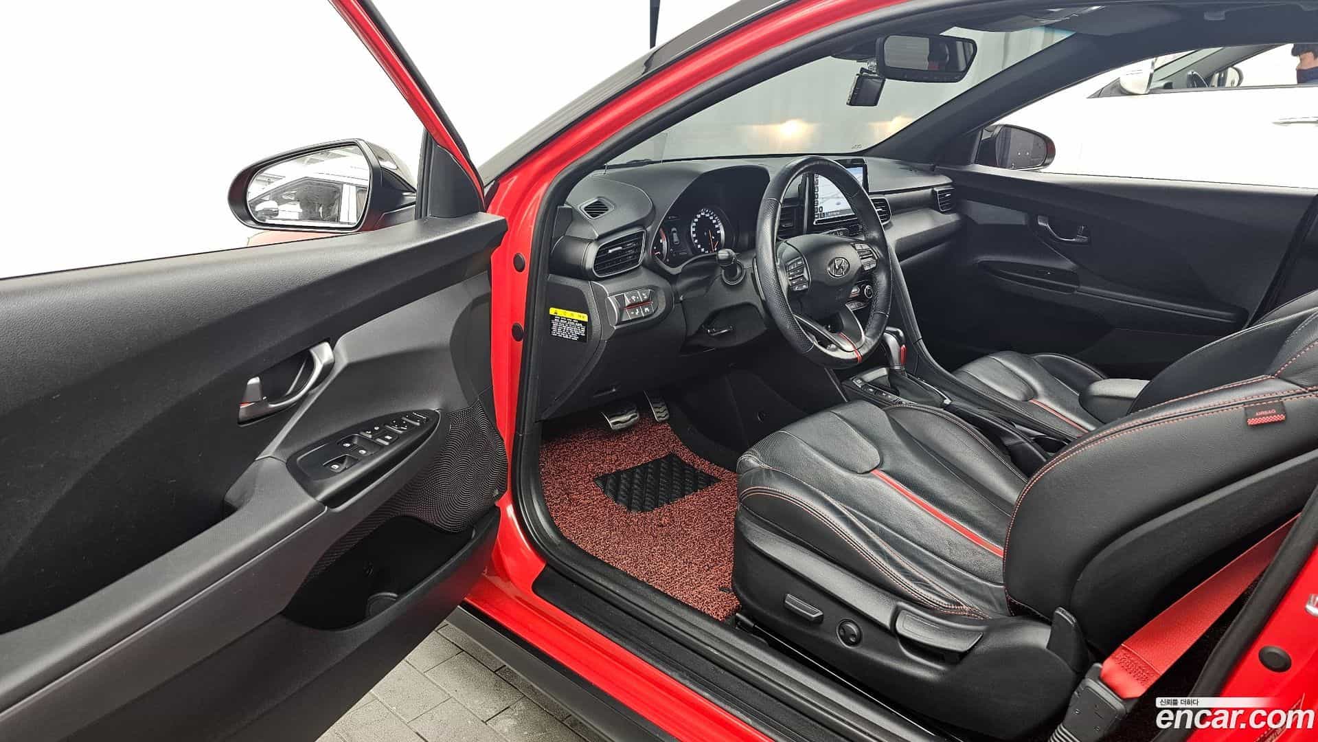 Veloster Hyundai 2018.3-INNER-010