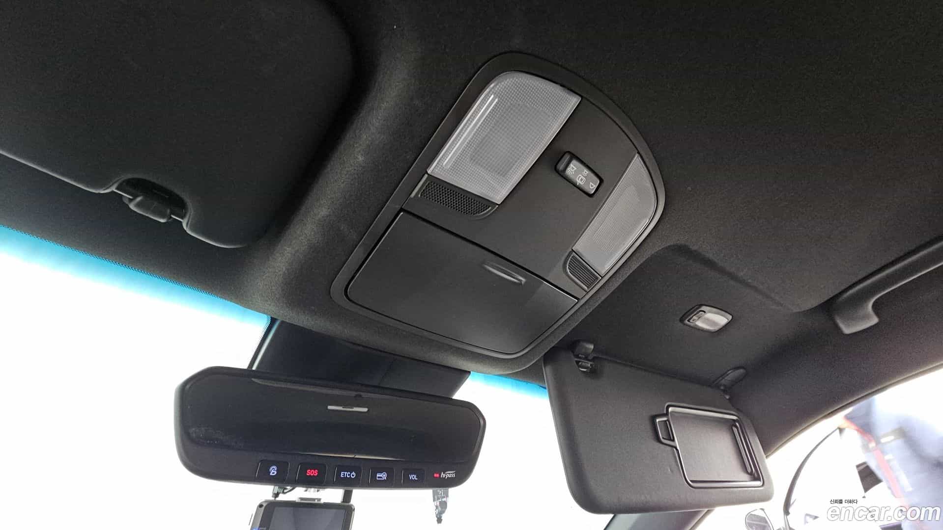 Veloster Hyundai 2018.3-OPTION-022