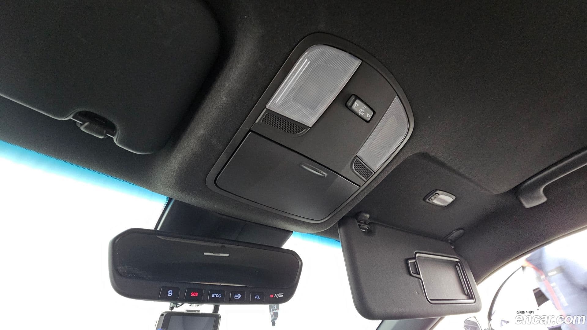 Main__Slider__Photo:Veloster Hyundai 2018.3-17