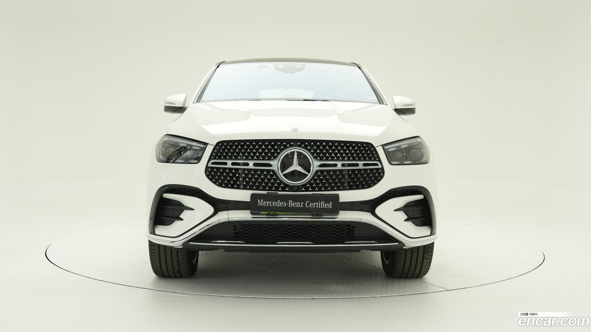 Main__Slider__Photo:GLE-Class Mercedes-Benz 2025.4-2