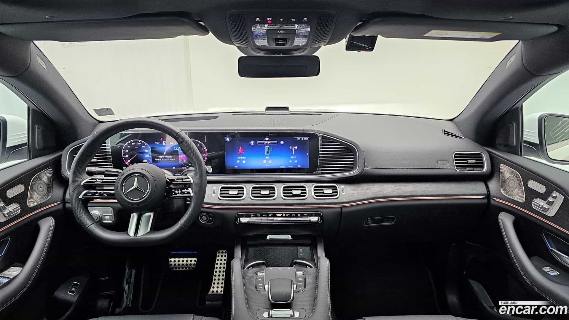 GLE-Class Mercedes-Benz 2025.4-INNER-007