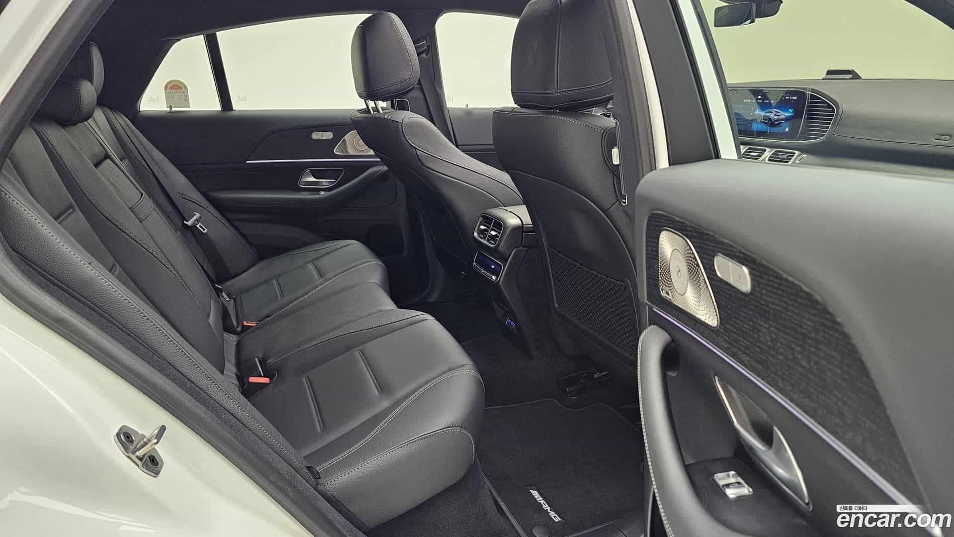 GLE-Class Mercedes-Benz 2025.4-INNER-010