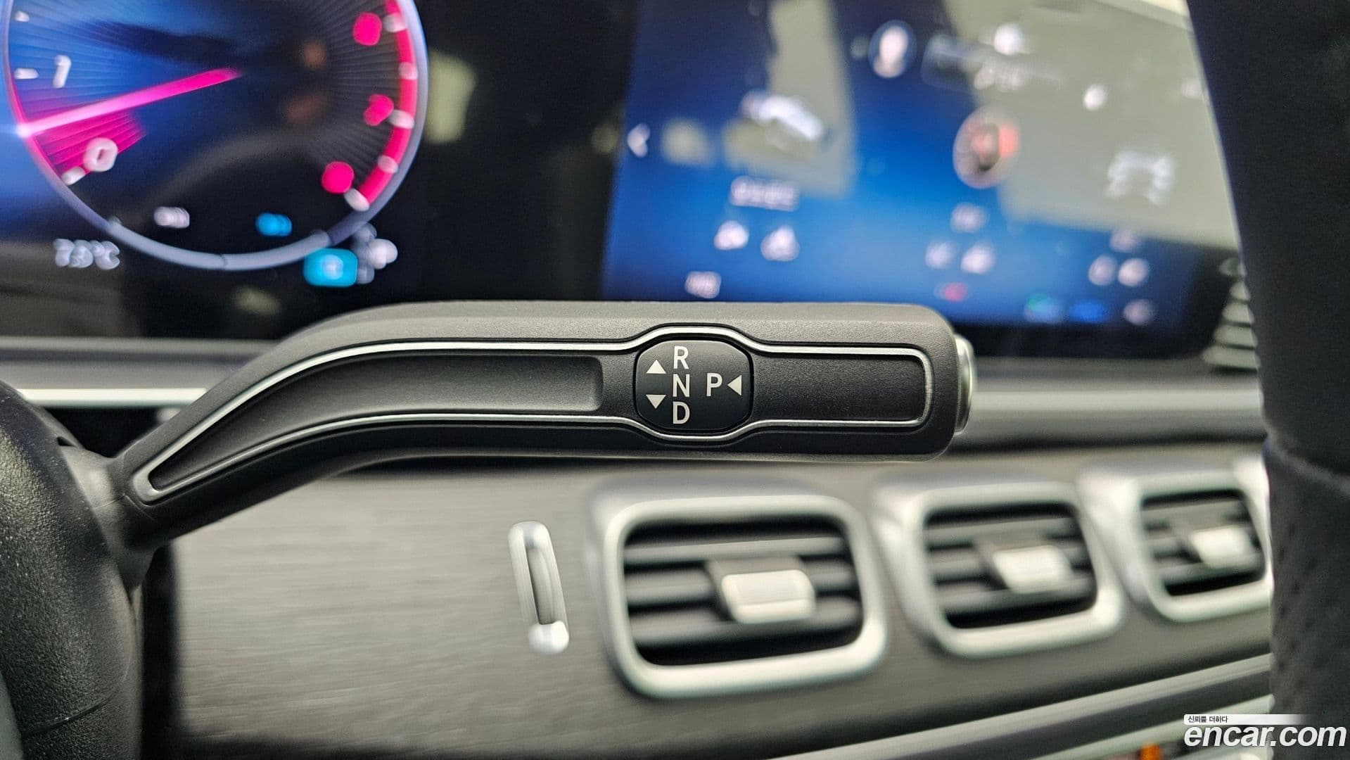 Main__Slider__Photo:GLE-Class Mercedes-Benz 2025.4-18