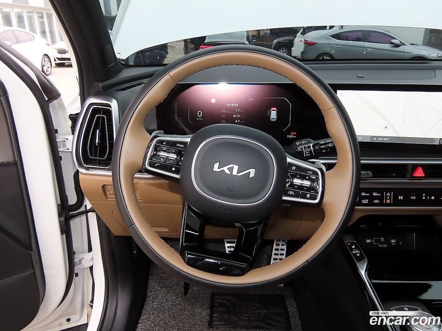 Main__Slider__Photo:Sorento Kia 2025.3-7