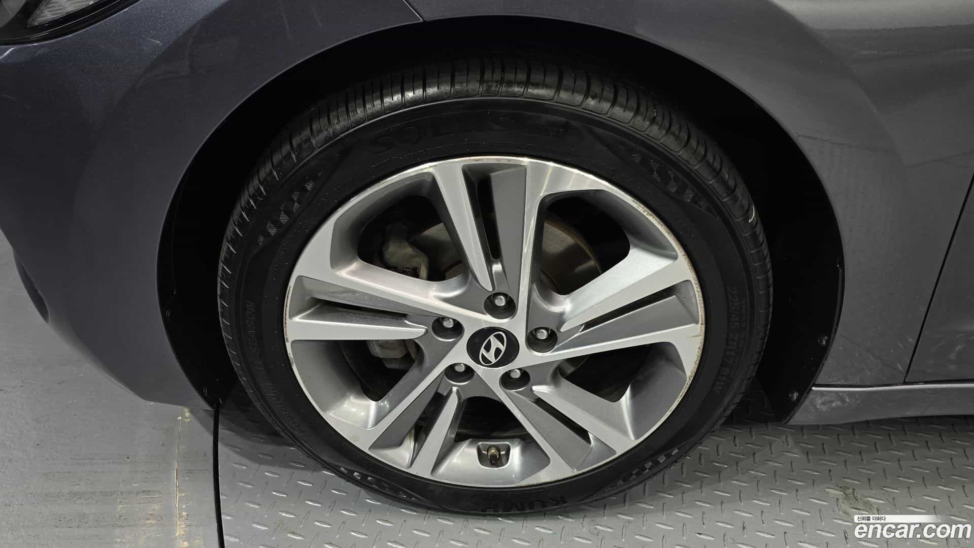 AVANTE Hyundai 2016.11-OUTER-005