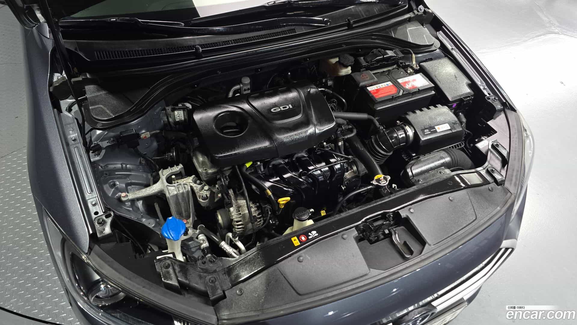 AVANTE Hyundai 2016.11-INNER-006