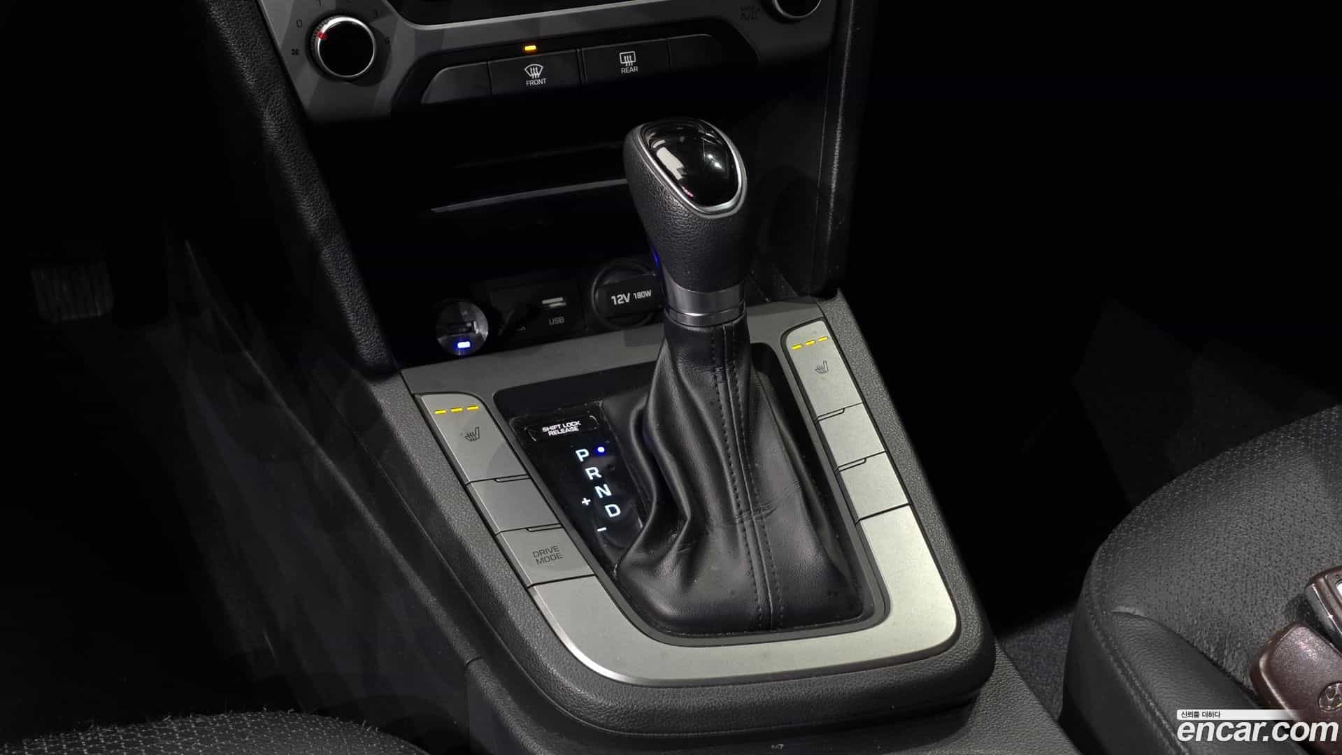 AVANTE Hyundai 2016.11-INNER-009