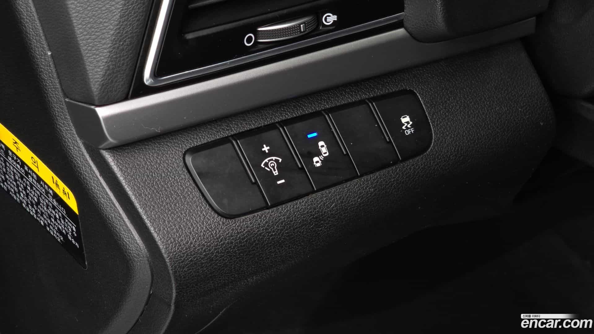 AVANTE Hyundai 2016.11-OPTION-021