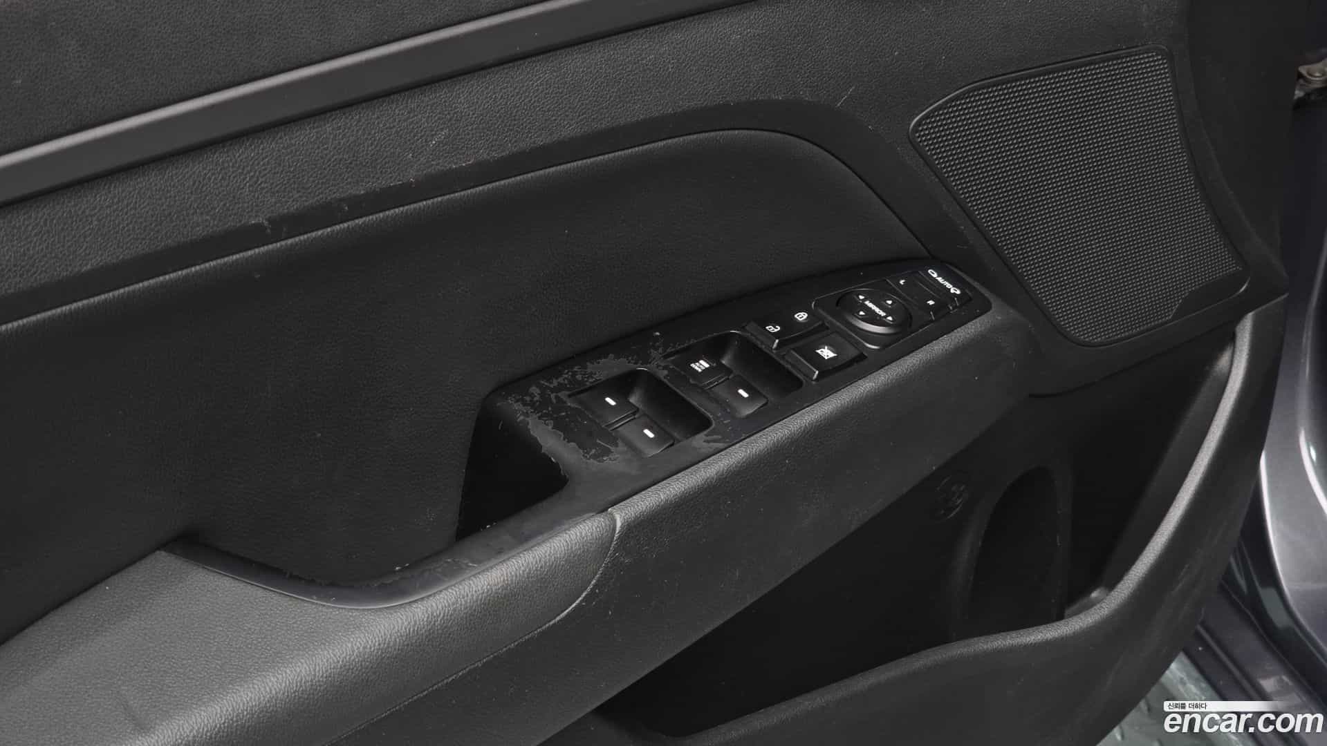 AVANTE Hyundai 2016.11-OPTION-022