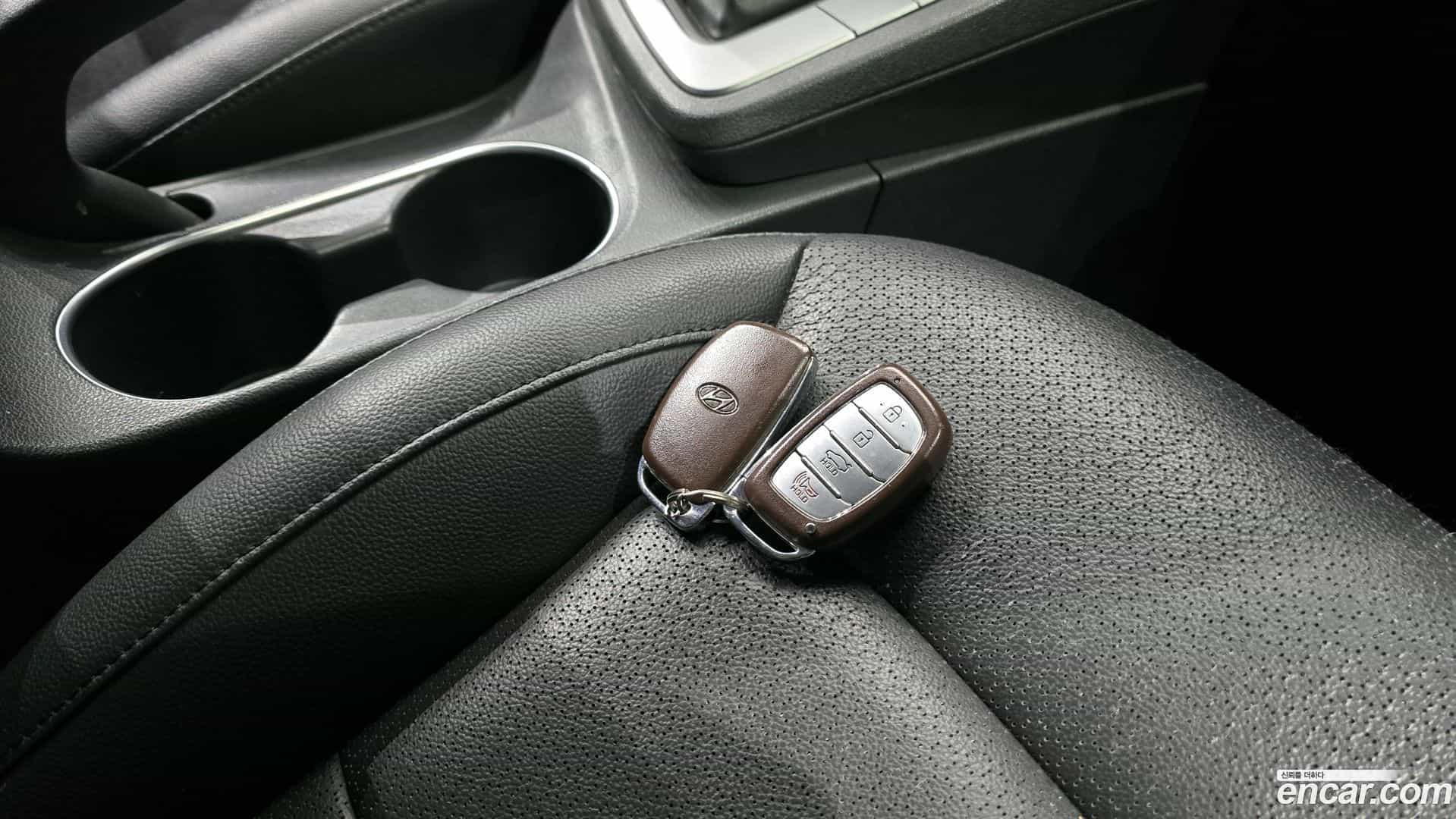 AVANTE Hyundai 2016.11-OPTION-023