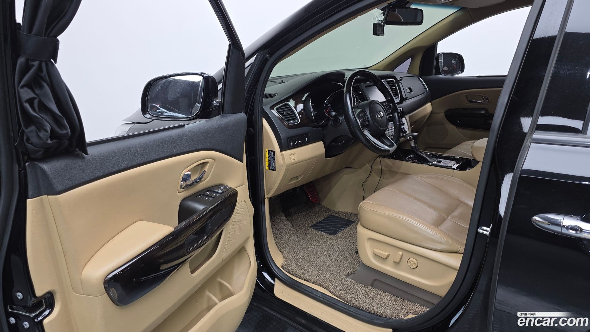 Main__Slider__Photo:Canival Kia 2018.5-10