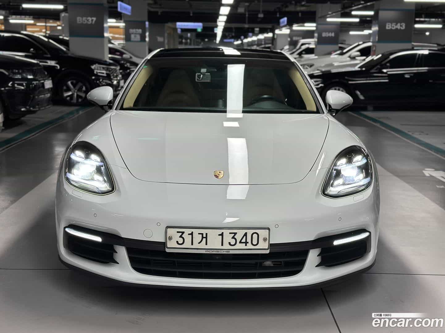 Panamera Porsche 2018.0-OUTER-001