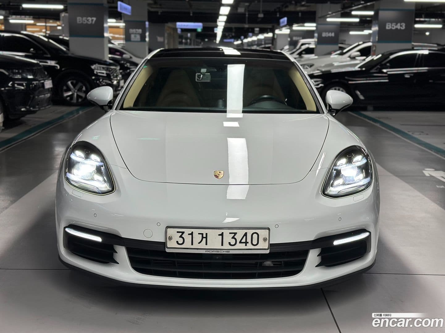 Main__Slider__Photo:Panamera Porsche 2018.0-0