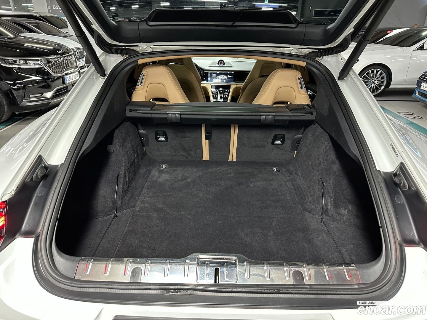 Main__Slider__Photo:Panamera Porsche 2018.0-5