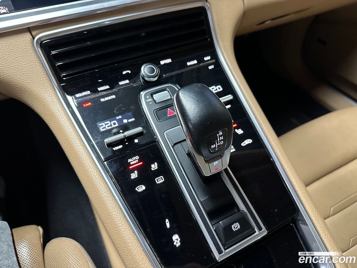 Main__Slider__Photo:Panamera Porsche 2018.0-12