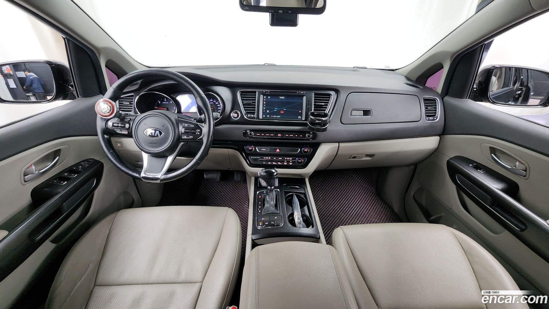 Main__Slider__Photo:Canival Kia 2016.4-6