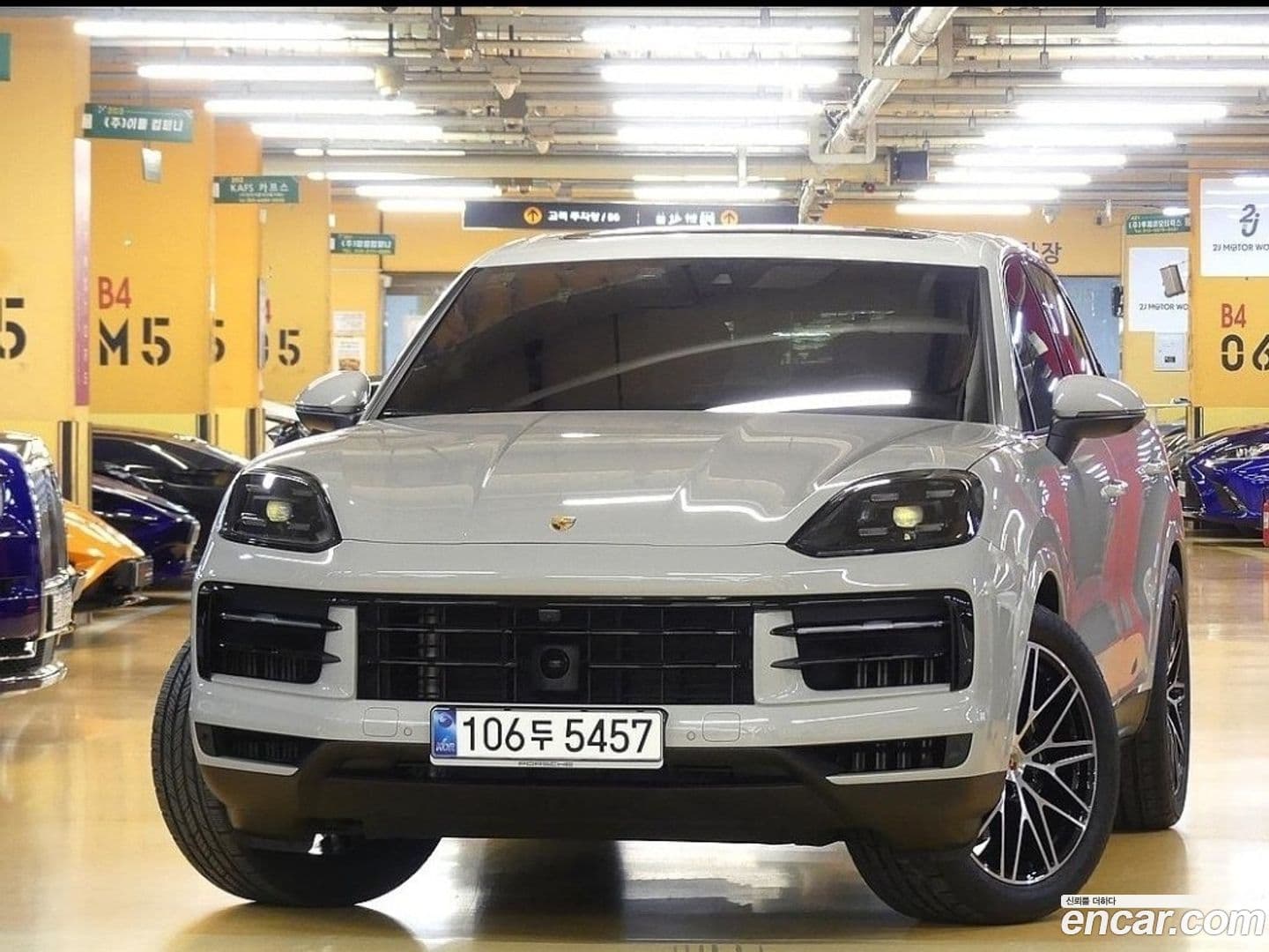 Main__Slider__Photo:Cayenne Porsche 2024.2-0