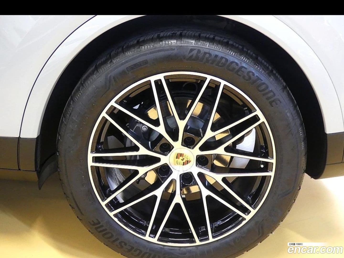 Main__Slider__Photo:Cayenne Porsche 2024.2-4