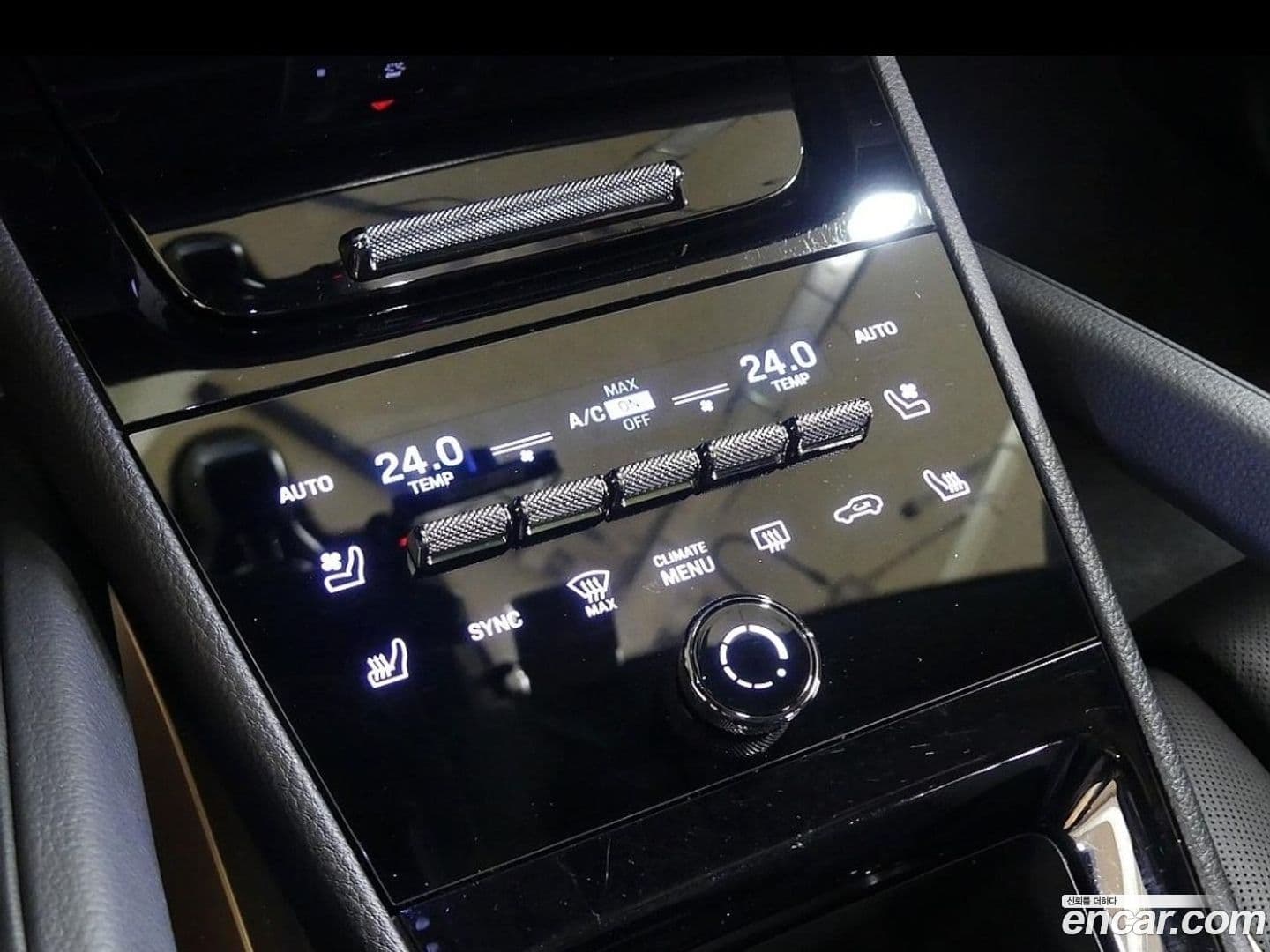 Main__Slider__Photo:Cayenne Porsche 2024.2-16