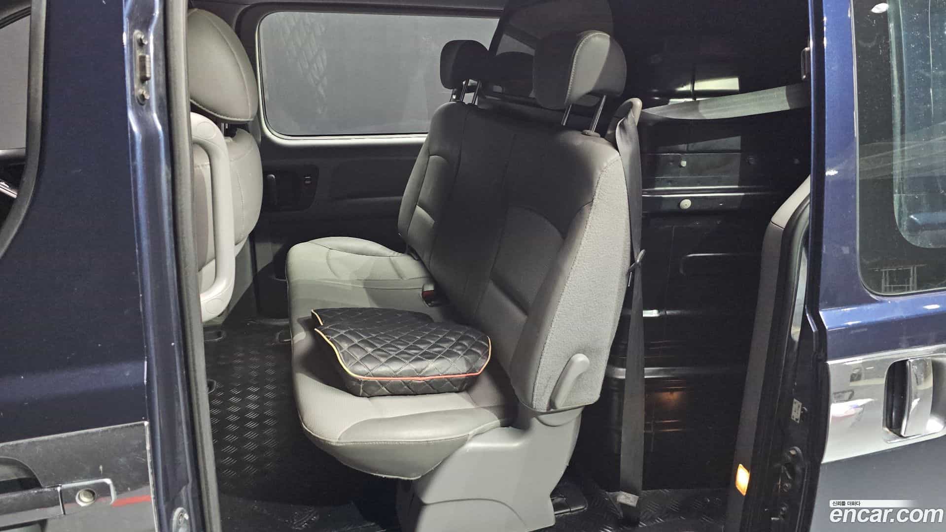 Starex Hyundai 2011.0-OPTION-016