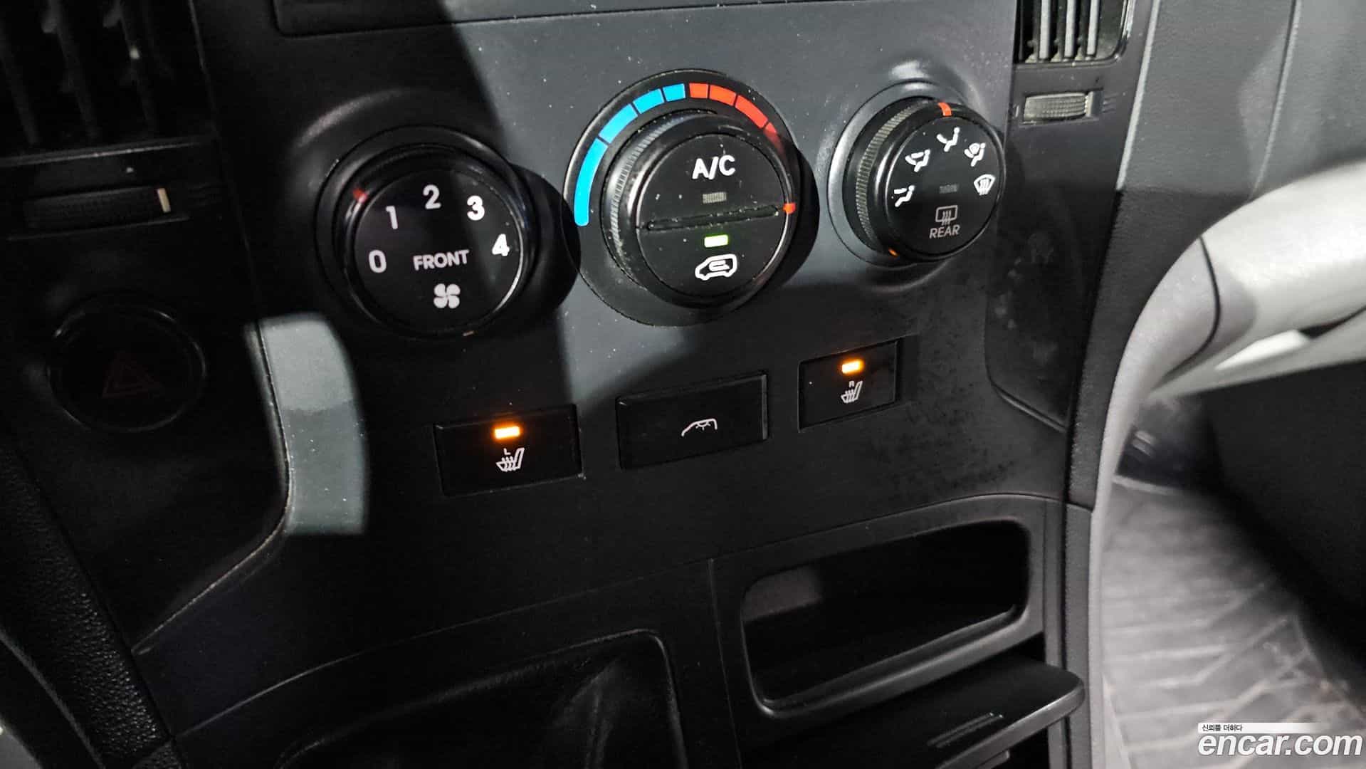 Starex Hyundai 2011.0-OPTION-021