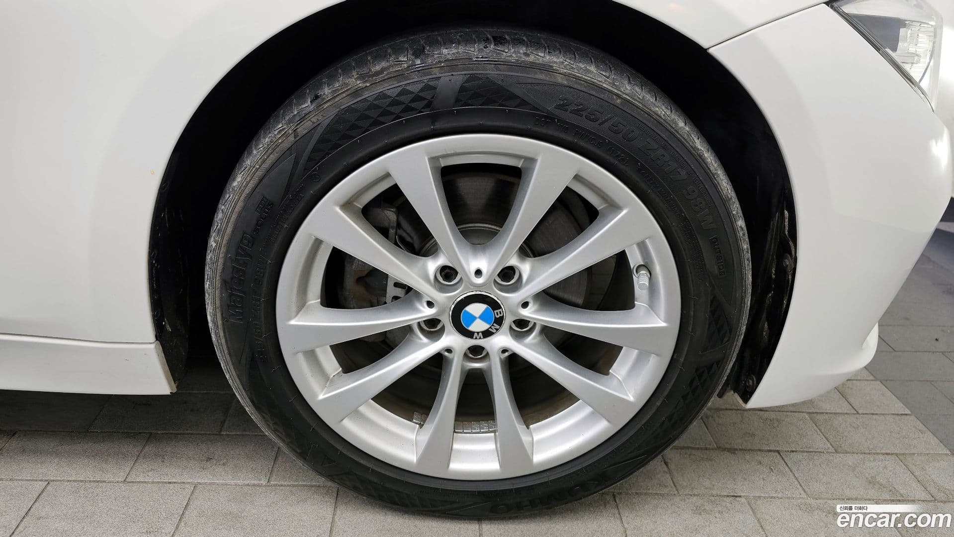 Main__Slider__Photo:3-Series BMW 2018.1-4