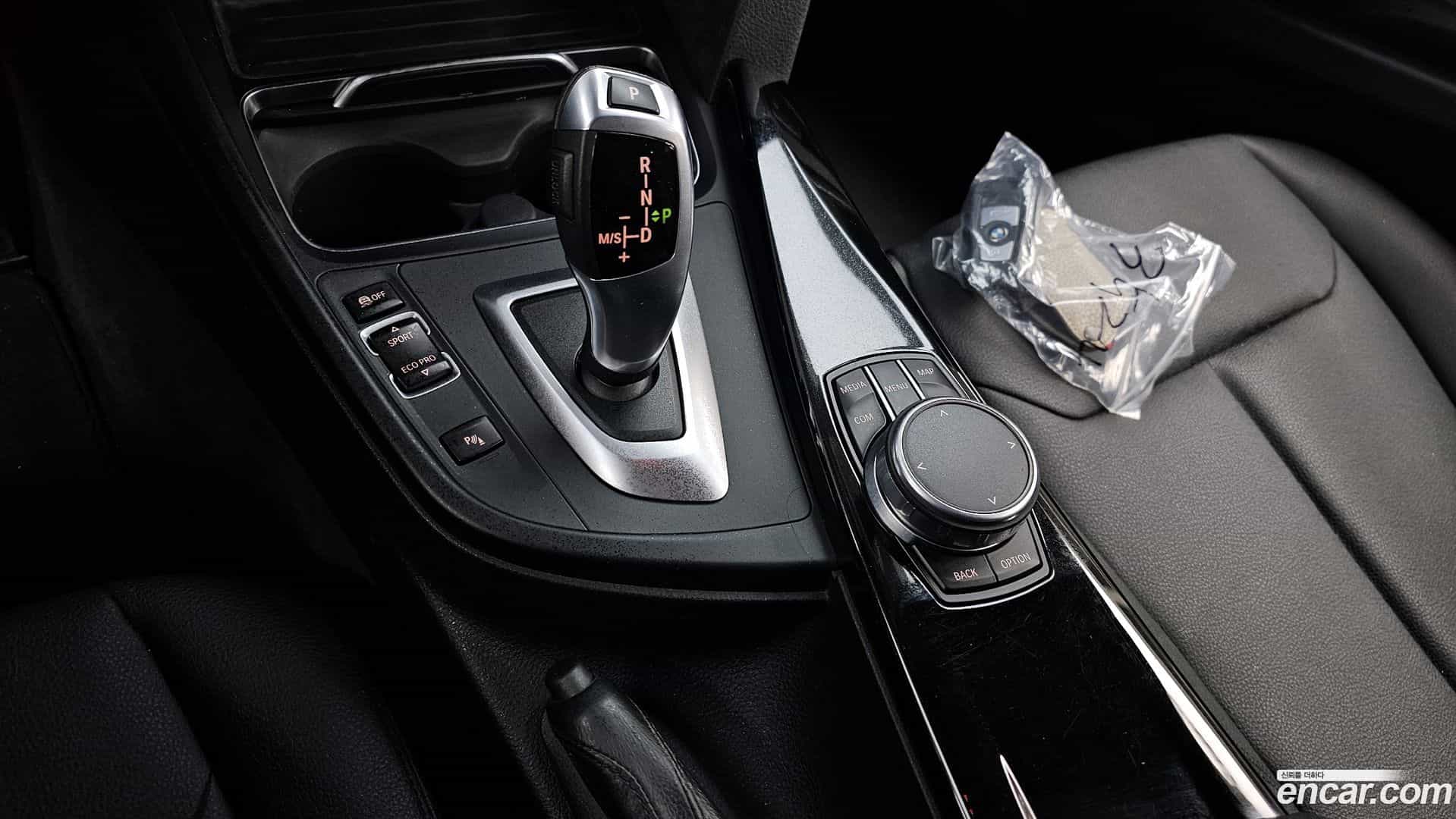 3-Series BMW 2018.1-INNER-009