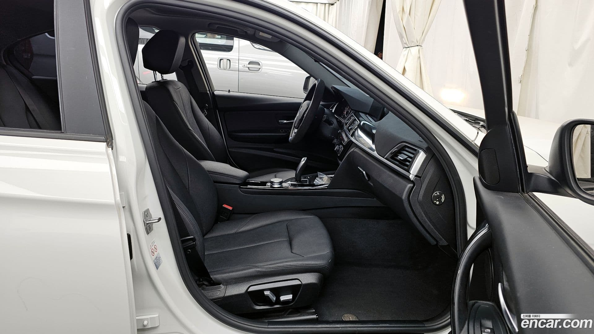 Main__Slider__Photo:3-Series BMW 2018.1-10