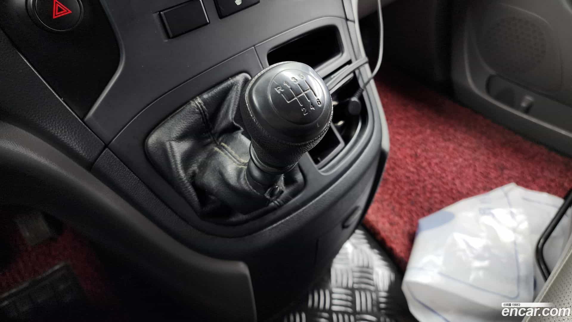 Starex Hyundai 2015.1-INNER-009