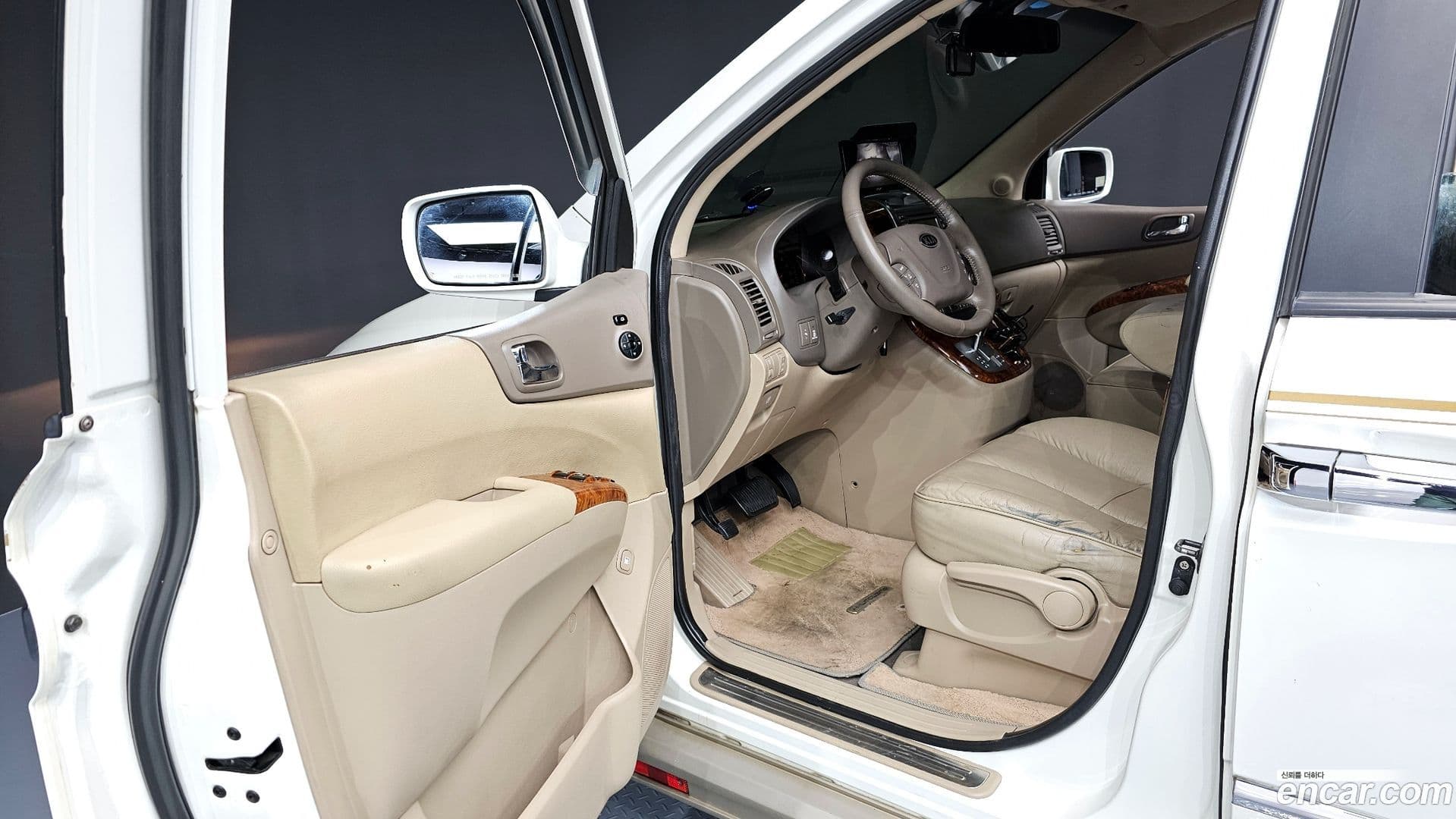 Main__Slider__Photo:Canival Kia 2008.0-10